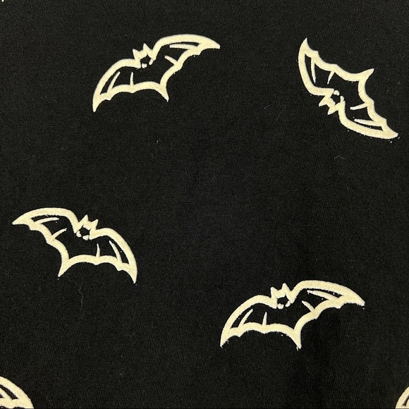 LOVE PEACE & LAZY DAYS Bat Cropped Boxy Tee, Black, Size Small - Picture 2 of 4